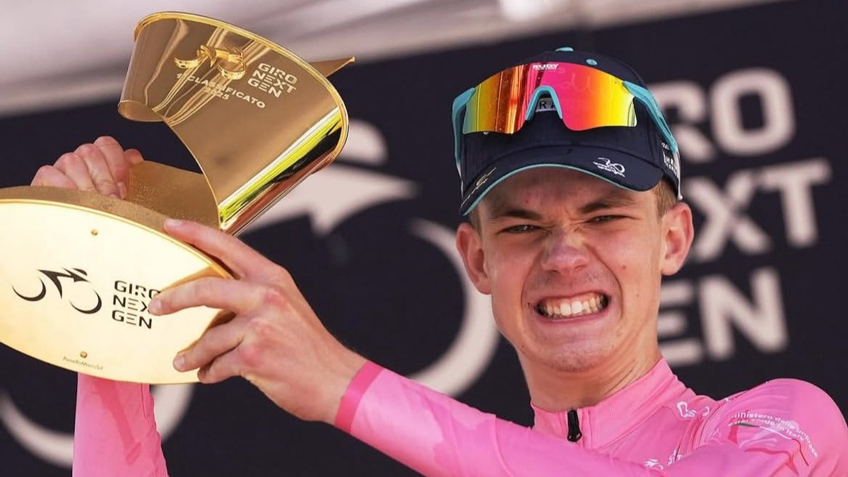 Slovinský cyklista Jakob Omrzel vyhral Giro Next Gen 2025.