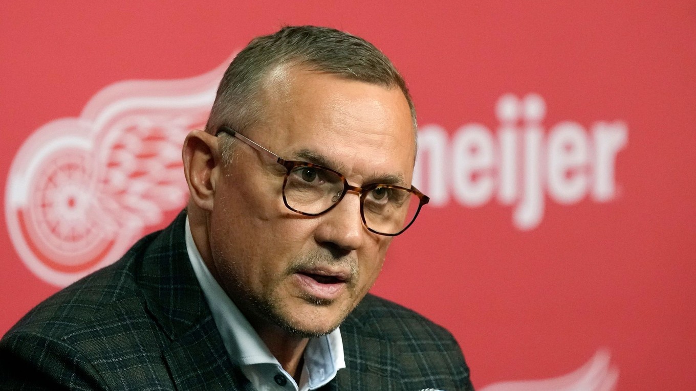 Steve Yzerman.