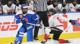 Samuel Murín (vľavo) v zápase Slovensko - Kanada na turnaji Hlinka Gretzky Cup 2024.