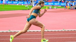 Na snímke slovenská bežkyňa Emma Zapletalová súťaží v behu na 400 metrov.