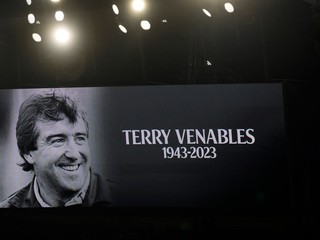 Bývalý tréner Anglicka či Barcelony Terry Venables zomrel vo veku 80 rokov. 