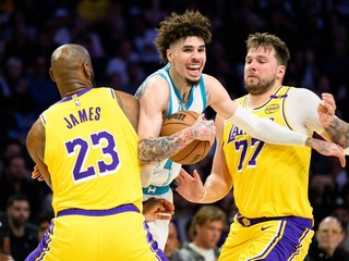 Momentka zo zápasu LA Lakers - Charlotte Hornets