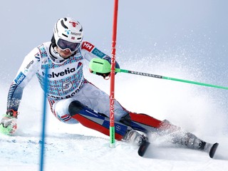 Henrik Kristoffersen počas slalomu vo švajčiarskom Adelbodene.