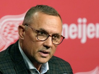 Steve Yzerman.