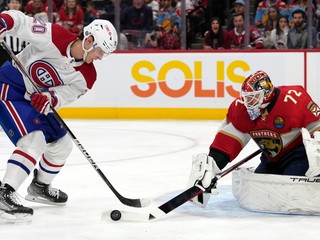 Juraj Slafkovský v drese Montreal Canadiens.