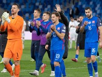 Slovenskí hráči ďakujú fanúšikom po zápase Slovensko - Bosna a Hercegovina v kvalifikácii EURO 2024.