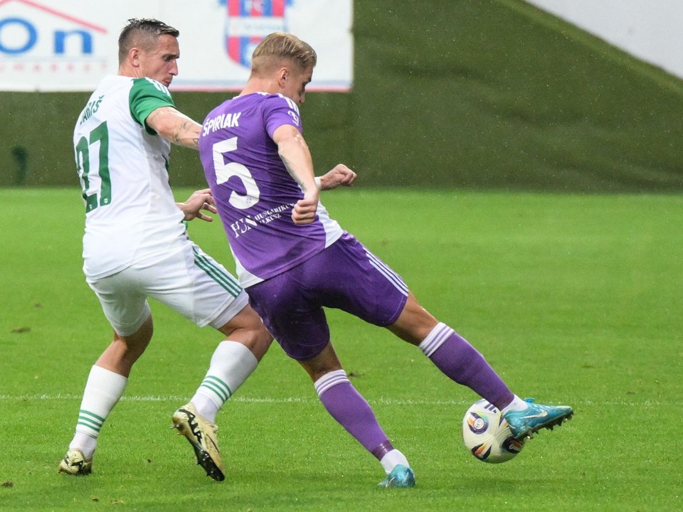 Zľava Damián Bariš (Skalica) a Dominik Špiriak (Komárno)