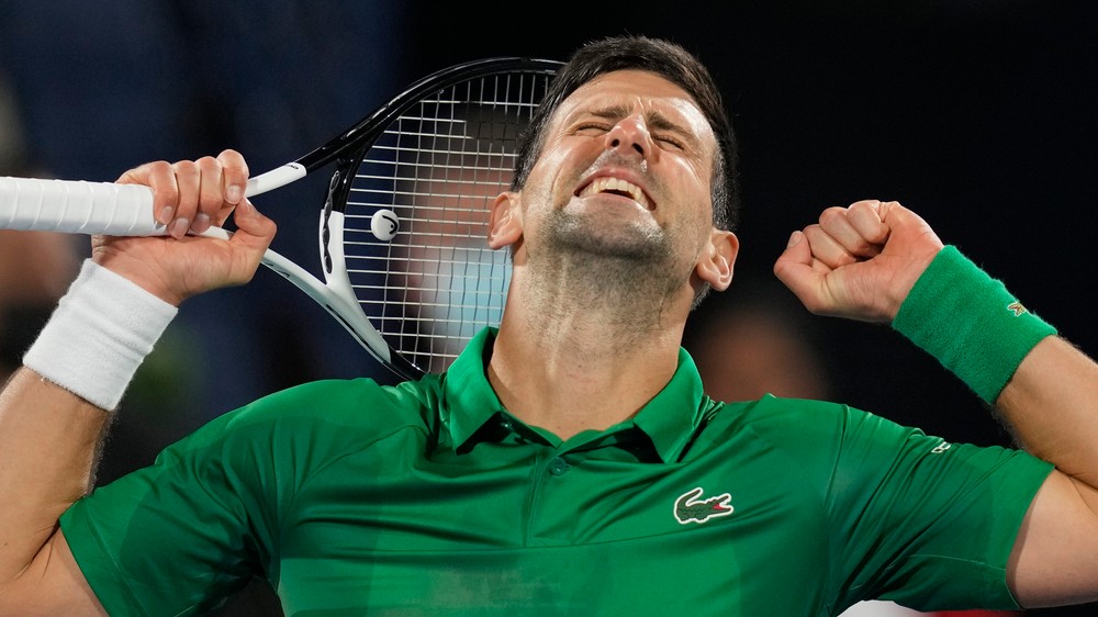 Djokovič sa po 80 dňoch vrátil na kurt, v Dubaji ďakoval za prijatie