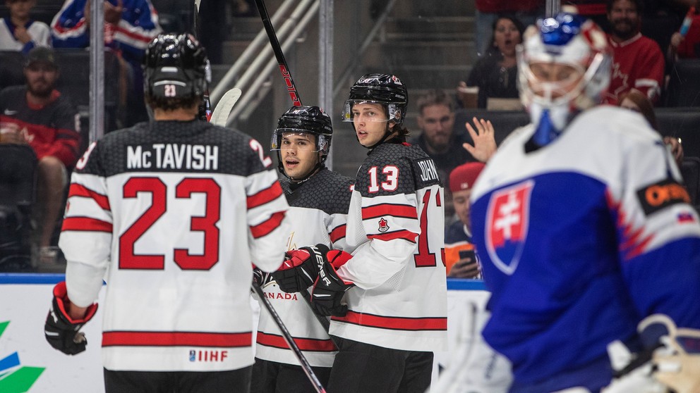 Momentka zo zápasu Slovensko - Kanada na MS v hokeji hráčov do 20 rokov 2022.
