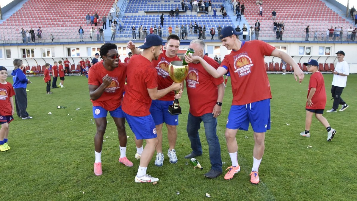 Celú sezónu odmakali a vrátili Bardejov tam, kam patrí. Nováčik ligy taktiež verí v postup