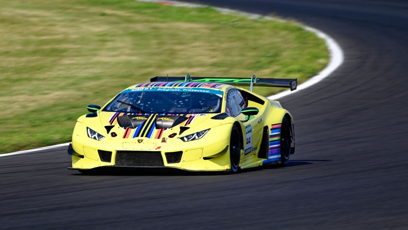 Adam Konôpka z tímu ARC Bratislava na Lamborghini Huracan GT3.