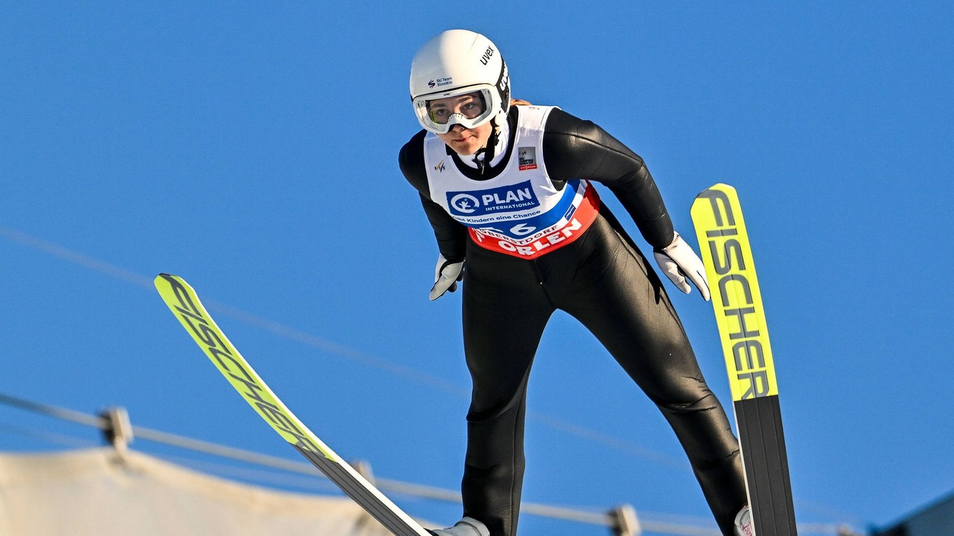 Slovenská reprezentantka v skokoch na lyžiach Kira Mária Kapustíková. 