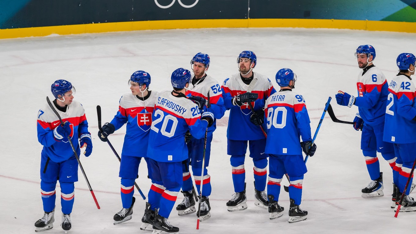 Šimon Nemec, Dalibor Dvorský, Juraj Slafkovský, Martin Marinčin, Peter Čerešňák, kapitán Tomáš Tatar, Lukáš Cingel  a Martin Fehérváry sa tešia.