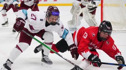 Momentka zo zápasu Kanada - Lotyšsko.