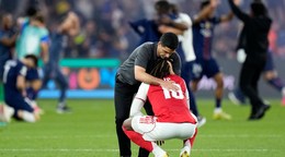 Zdrvený Mikel Arteta po finále Ligy majstrov.