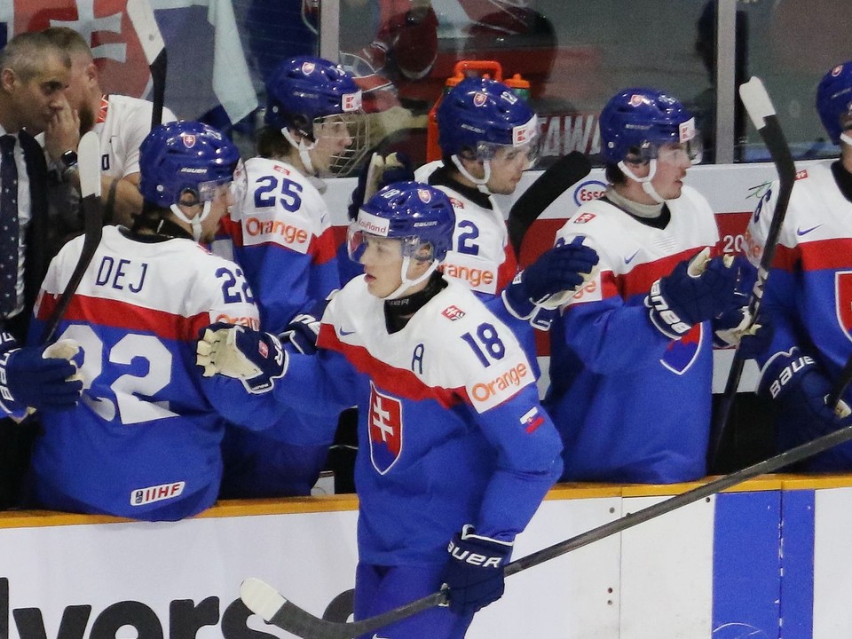 Juraj Pekarčík oslavuje gól so striedačkou v zápase Slovensko - Kazachstan na MS U20 2025