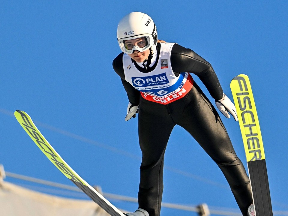 Slovenská reprezentantka v skokoch na lyžiach Kira Mária Kapustíková. 