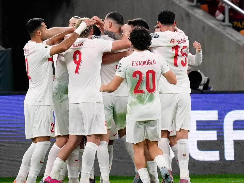 Tureckí futbalisti sa tešia z gólu
