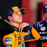Na snímke sú pretekári F1 Oscar Piastri, Lando Norris a Max Verstappen. 