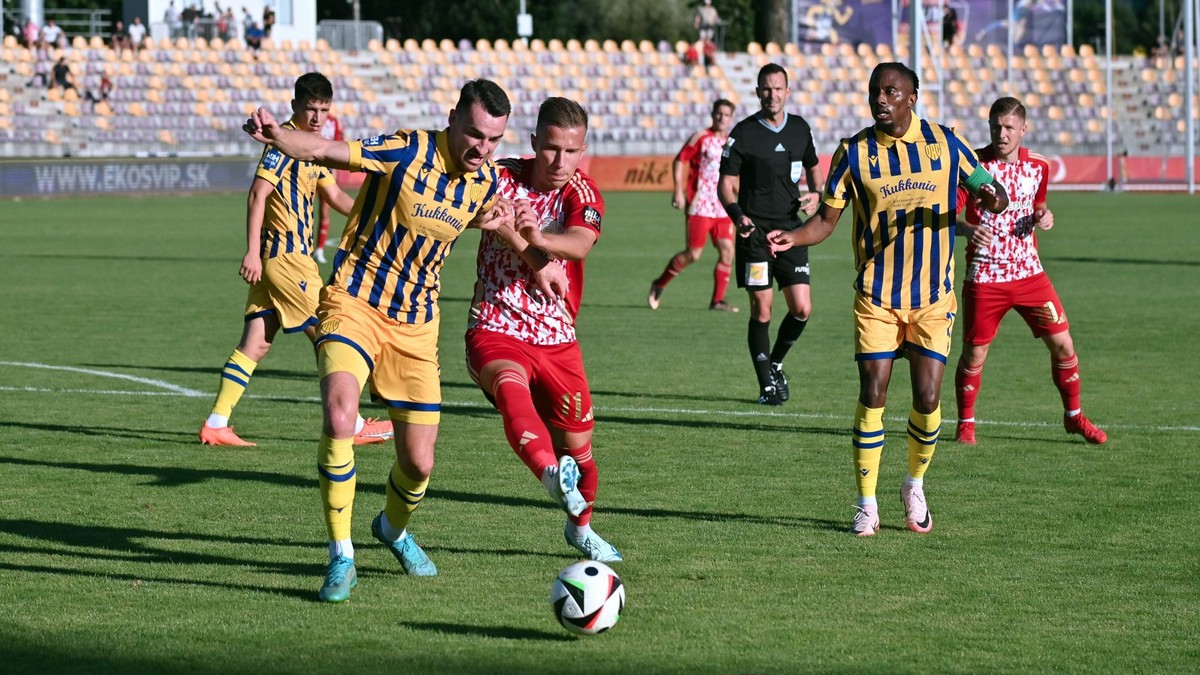 Bude sa hrať Niké liga aj počas výdatných dažďov? Zdravie hráčov a fanúšikov majú prioritu