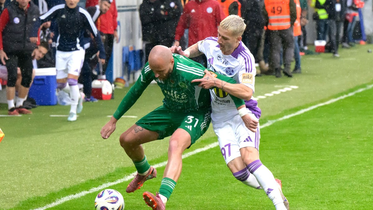 Jozef Menich (Prešov) a Boris Druga (Komárno) v záverečnom 10. kole nadstavbovej časti Niké ligy v skupine o udržanie sa medzi KFC Komárno a FC Tatran Prešov.