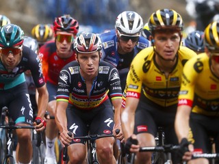 Belgičan Remco Evenepoel (v strede) počas Vuelta a Espaňa 2023.