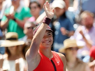 Britka Emma Raducanuová sa teší z víťazstva na grandslamovom US Open 2025. 