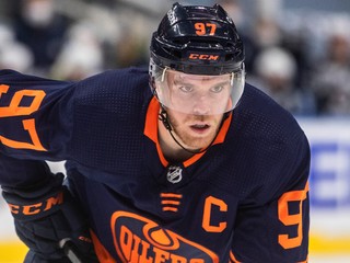 Kanadský hokejista Connor McDavid. 