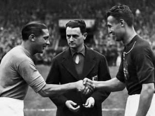 História, výsledky a štatistiky MS vo futbale 1938: Titul majstra sveta obhájilo Taliansko, ktoré vo finále zdolalo Maďarsko.