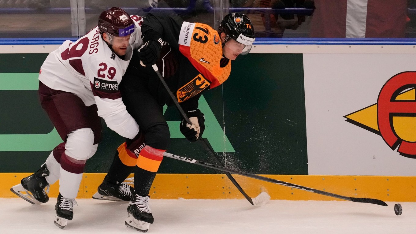 Lukas Reichel v drese Nemecka