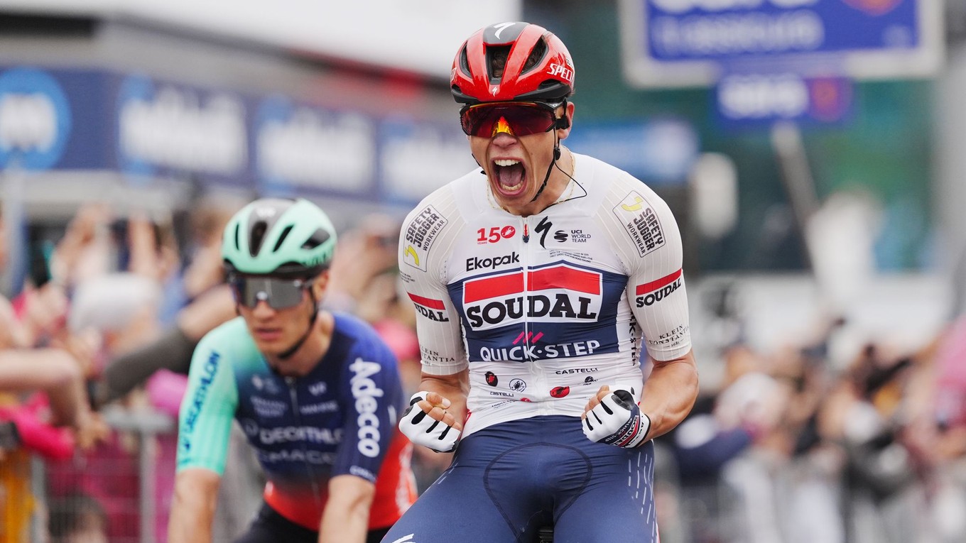 Francúzsky cyklista Paul Magnier vyhráva prvú etapu Gira d'Italia 2026.