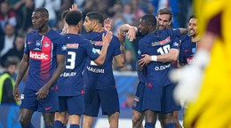 Hráči PSG oslavujú gól vo finále Coupe de France. 