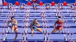 Viktória Forster počas rozbehov na 100 m cez prekážky na OH v Paríži 2024.