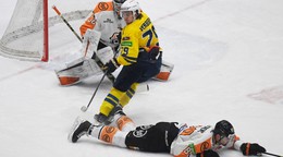 Hayden Verbeek (v strede) v drese Spišskej Novej Vsi.