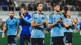 Andraž Šporar (v strede)