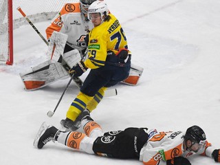 Hayden Verbeek (v strede) v drese Spišskej Novej Vsi.