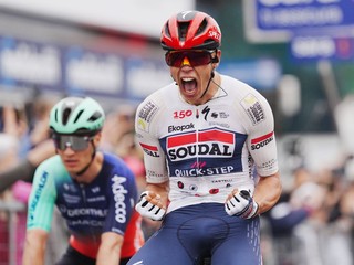 Francúzsky cyklista Paul Magnier vyhráva prvú etapu Gira d'Italia 2026. 