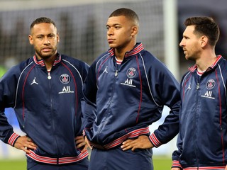 Neymar,  Mbappé a Messi. 