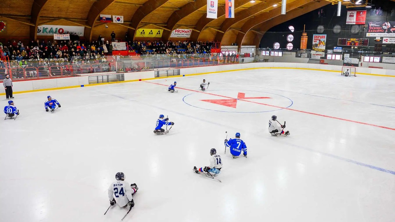 Parahokej na zimnom štadióne v Dolnom Kubíne