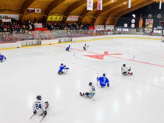 Parahokej na zimnom štadióne v Dolnom Kubíne