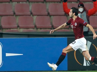 Dávid Hancko v drese AC Sparta Praha.