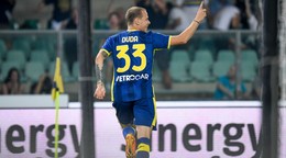 Ondrej Duda sa teší z gólu v drese Hellas Verona.