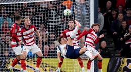 Joao Palhinha strieľa akrobatický gól. 