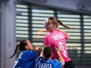 Mária Bartková vo finálovom zápase Slovensko - Chorvátsko na EURO U17 v hádzanej v Čiernej Hore.
