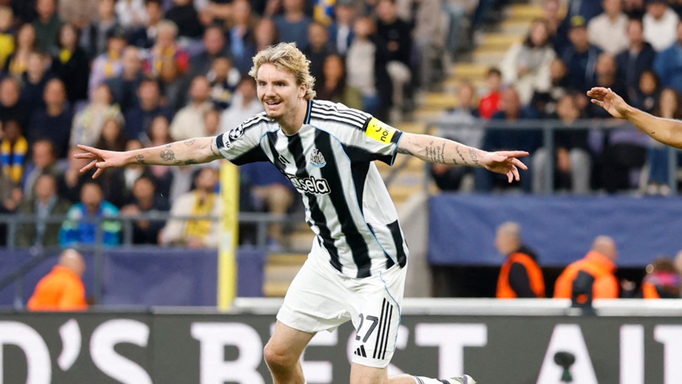 Nick Woltemade oslavuje gól