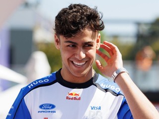 Na snímke je britský pretekár tímu Racing Bulls Arvid Lindblad.