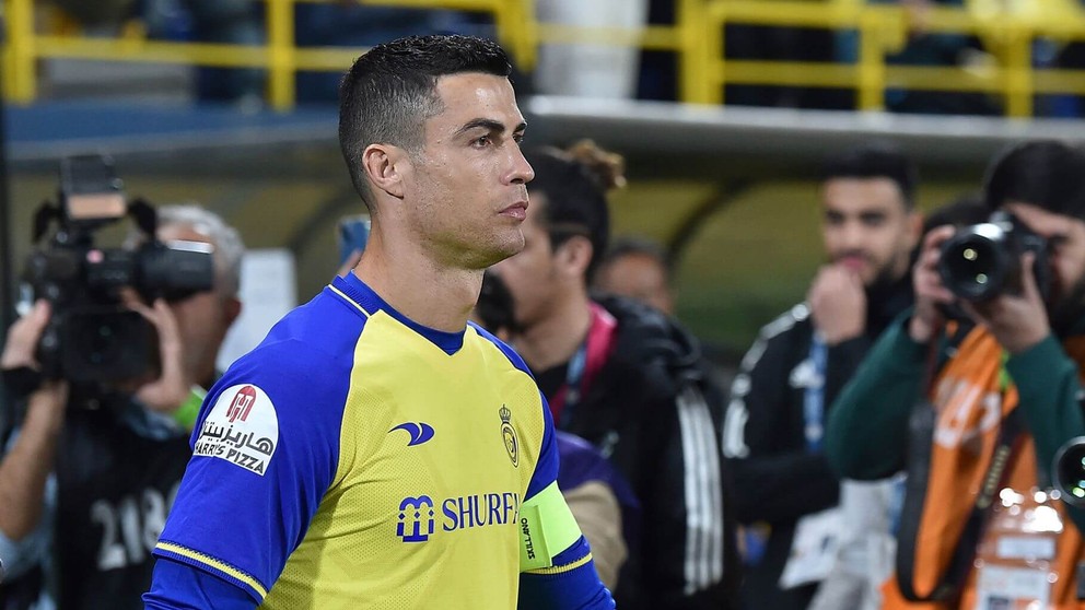 Cristiano Ronaldo ako kapitán Al-Nassr.