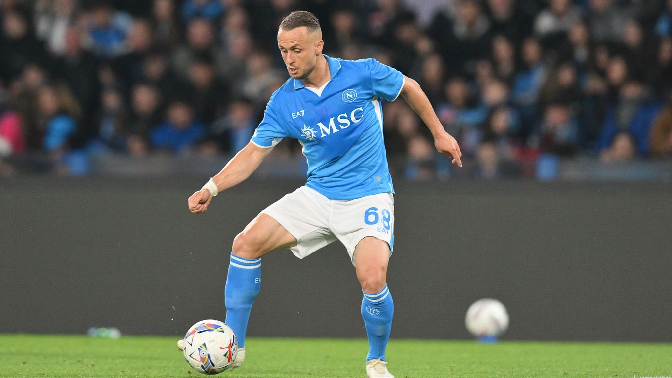 Slovenský futbalista Stanislav Lobotka vo farbách SSC Neapol. 