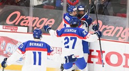 Na snímke hráči Slovenska zľava Lucian Bernát, David Stančík a Michal Jakubec sa tešia z gólu.