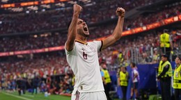 Hráč Španielska Mikel Merino (6) sa teší z gólu v osemfinálovom dueli Portugalsko - Španielsko na majstrovstvách sveta